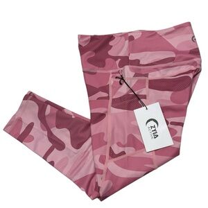 NWT ZYIA Pink Camo Pocket Light n Tight Hi-Rise Capris 20” Leggings Womens 4